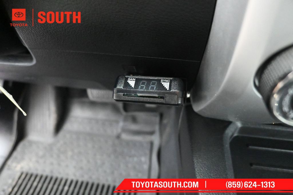 Used 2014 Toyota Tundra SR5 w/ SR5 Upgrade Package AWD/4WD image 20