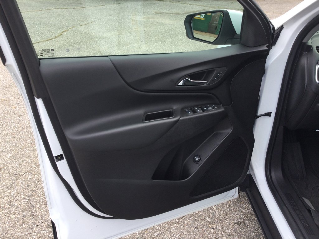 Used 2024 Chevrolet Equinox LT w/ LPO, Floor Liner Package FWD image 10