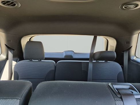 Used 2023 Chevrolet Traverse LT image 25