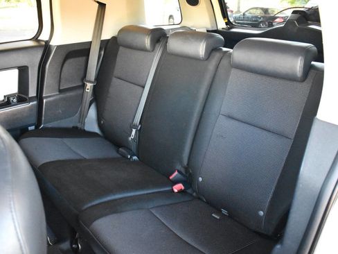 Used 2010 Toyota FJ Cruiser 4WD image 51