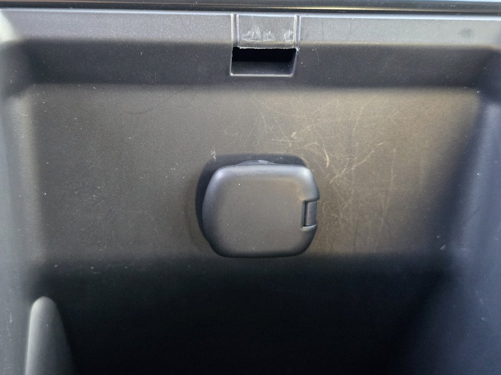 Used 2025 Toyota Camry SE FWD image 24