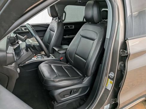 Certified 2021 Ford Explorer XLT w/ Equipment Group 202A AWD/4WD image 12