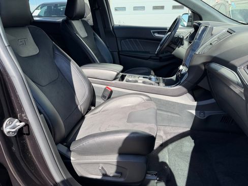 Used 2024 Ford Edge ST w/ Equipment Group 401A AWD/4WD image 31