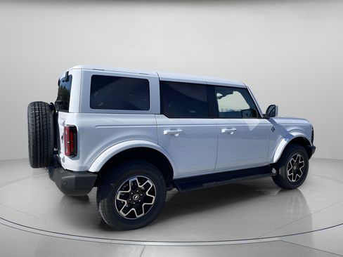 New 2025 Ford Bronco Outer Banks image 3