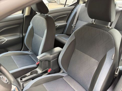 Used 2025 Nissan Versa SV FWD image 34