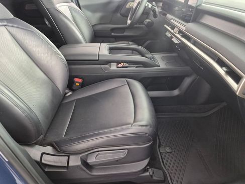 Used 2027 Kia Telluride S w/ Towing Package AWD/4WD image 33