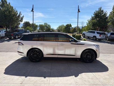 Used 2023 Lincoln Aviator Reserve w/ Equipment Group 201A AWD/4WD image 3
