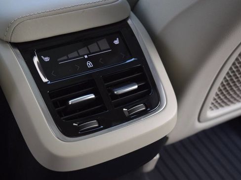 Used 2018 Volvo XC60 T5 Inscription w/ Luxury Seat Package image 48