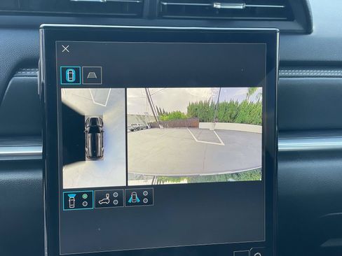 Used 2026 GMC Terrain Elevation w/ Elevation Premium Package FWD image 18