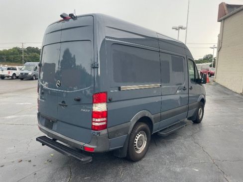Used 2018 Mercedes-Benz Sprinter 2500 image 7