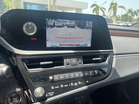 Used 2024 Lexus ES 350 w/ Premium Package FWD image 3