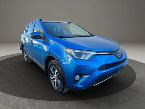 Used 2018 Toyota RAV4 XLE w/ Plus Extra Value Package AWD/4WD image 3