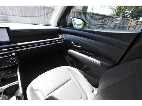 Certified 2025 Hyundai Tucson SEL FWD image 11