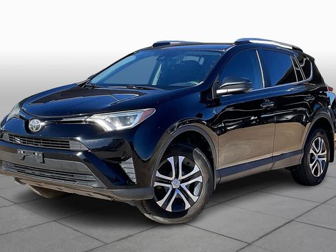 Used 2017 Toyota RAV4 LE image 2