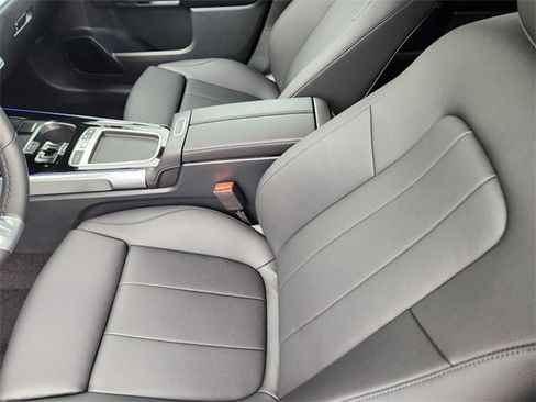 New 2026 Mercedes-Benz GLB 250 4MATIC image 8