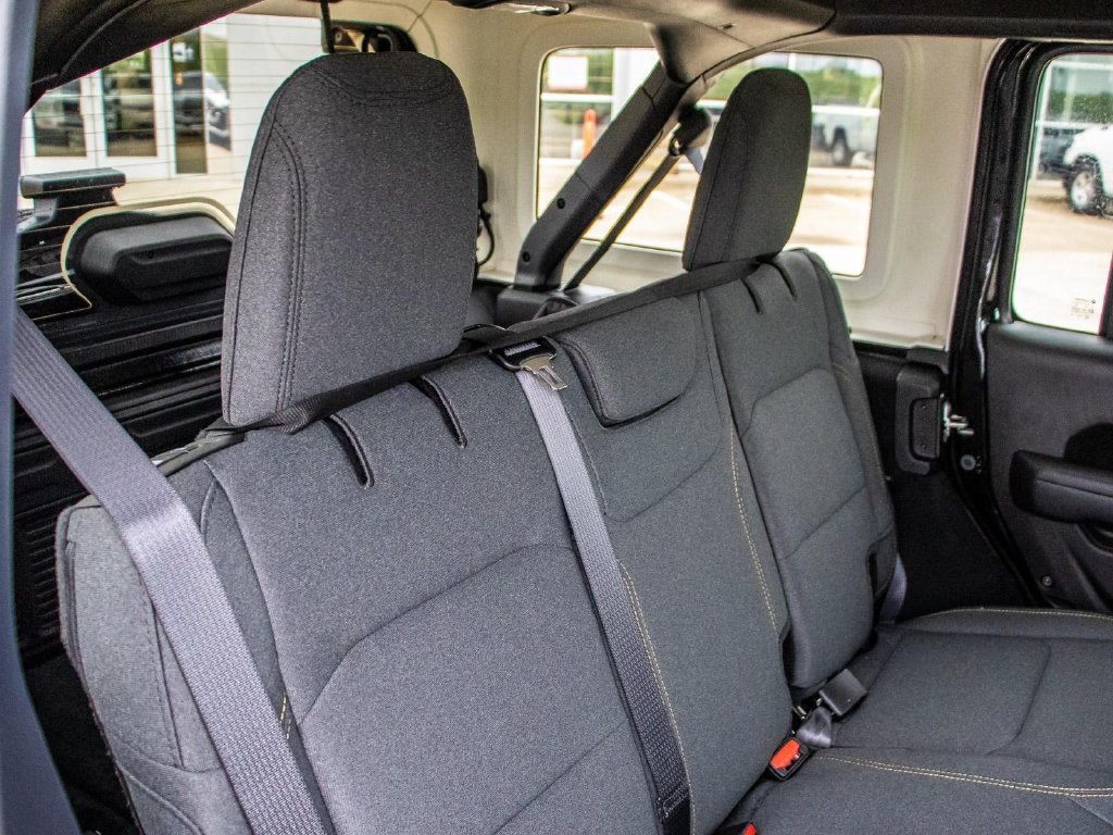 Used 2025 Jeep Wrangler Unlimited Sport AWD/4WD image 22