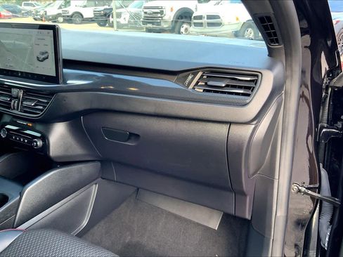 Used 2024 Ford Escape ST-Line w/ Tech Pack #1 image 18