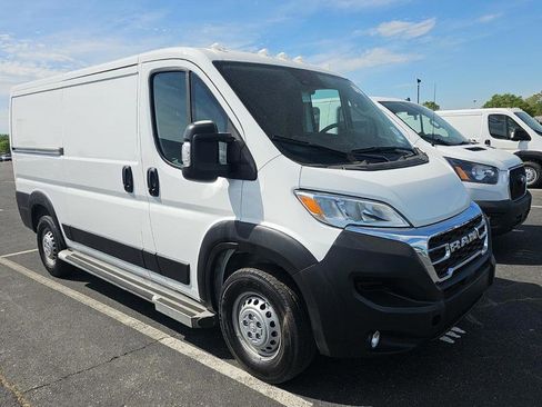 Used 2025 RAM ProMaster 2500 w/ U-Haul Equipment Group FWD image 3