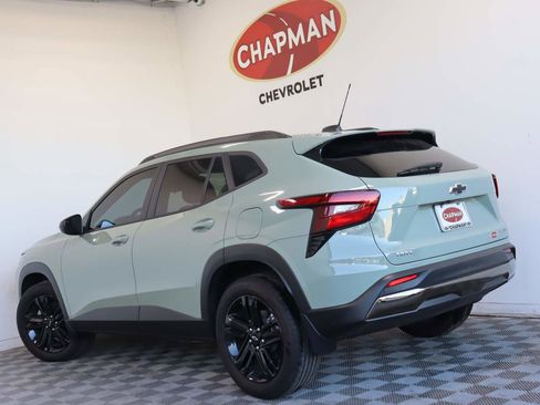 Used 2025 Chevrolet Trax ACTIV w/ Sunroof Package image 4