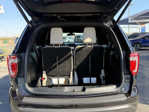 Used 2019 Ford Explorer XLT w/ Equipment Group 202A image 9