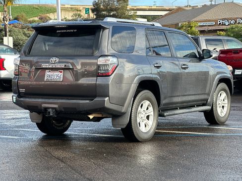 Used 2016 Toyota 4Runner SR5 image 5