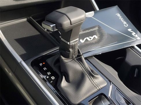 New 2026 Kia Carnival EX image 30