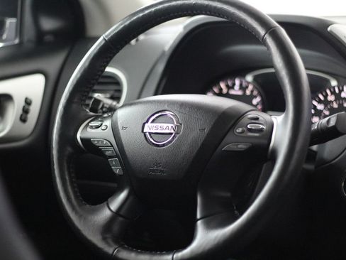 Used 2020 Nissan Pathfinder SL AWD/4WD image 11