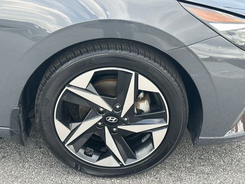 Used 2023 Hyundai Elantra Limited FWD image 13