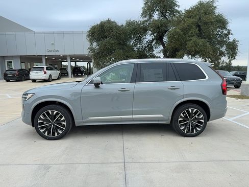 Used 2026 Volvo XC90 B6 Ultra w/ Protection Package AWD/4WD image 3