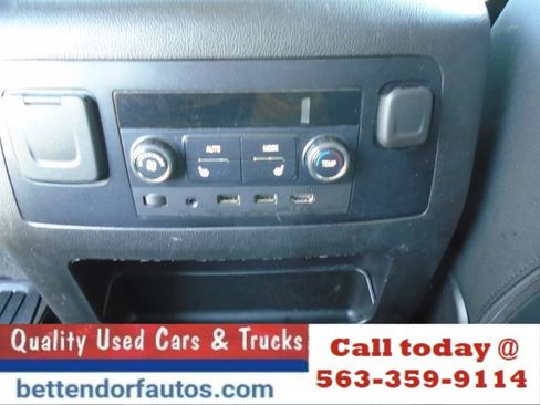 Used 2017 GMC Yukon XL SLT image 26