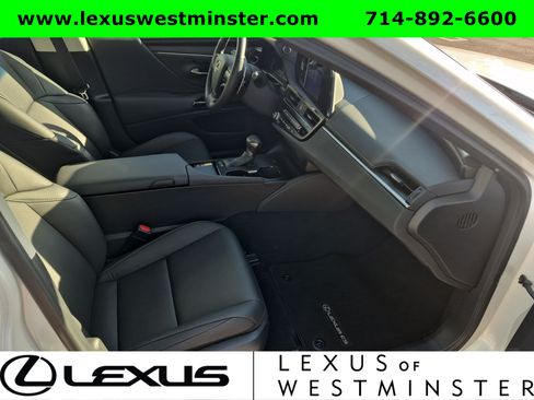 Used 2025 Lexus ES 300h w/ Premium Package FWD image 5