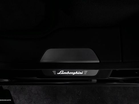 Used 2024 Lamborghini Urus S image 37