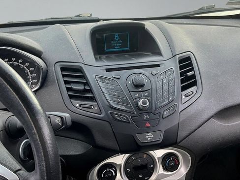 Used 2015 Ford Fiesta SE w/ Comfort Package FWD image 9