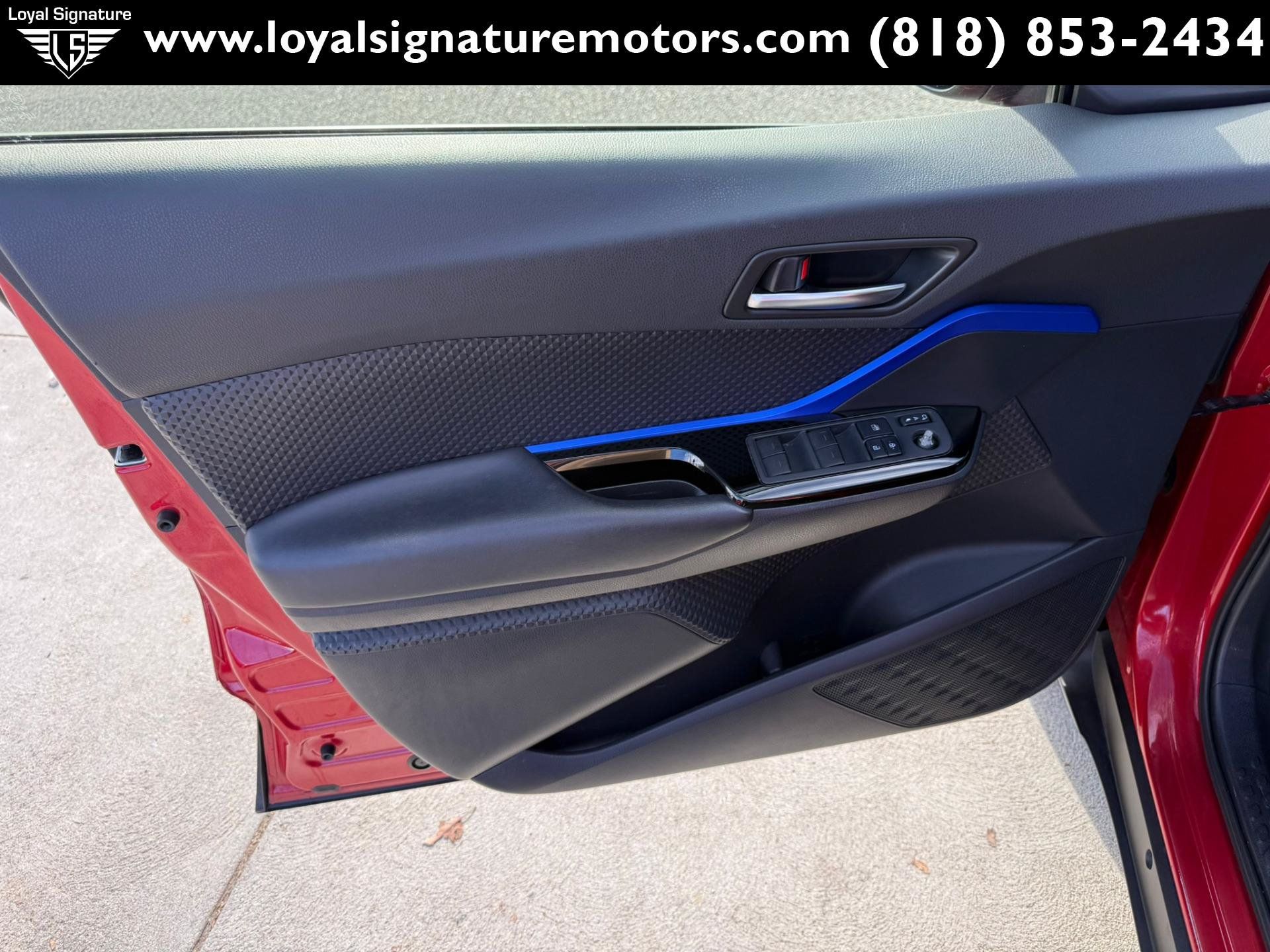 Used 2020 Toyota C-HR XLE FWD image 15