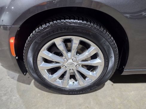 Used 2016 Chrysler 300 Limited AWD/4WD image 26
