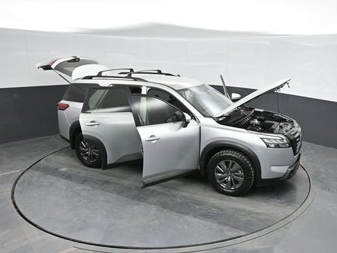 Used 2024 Nissan Pathfinder SV w/ Black Appearance Package image 56