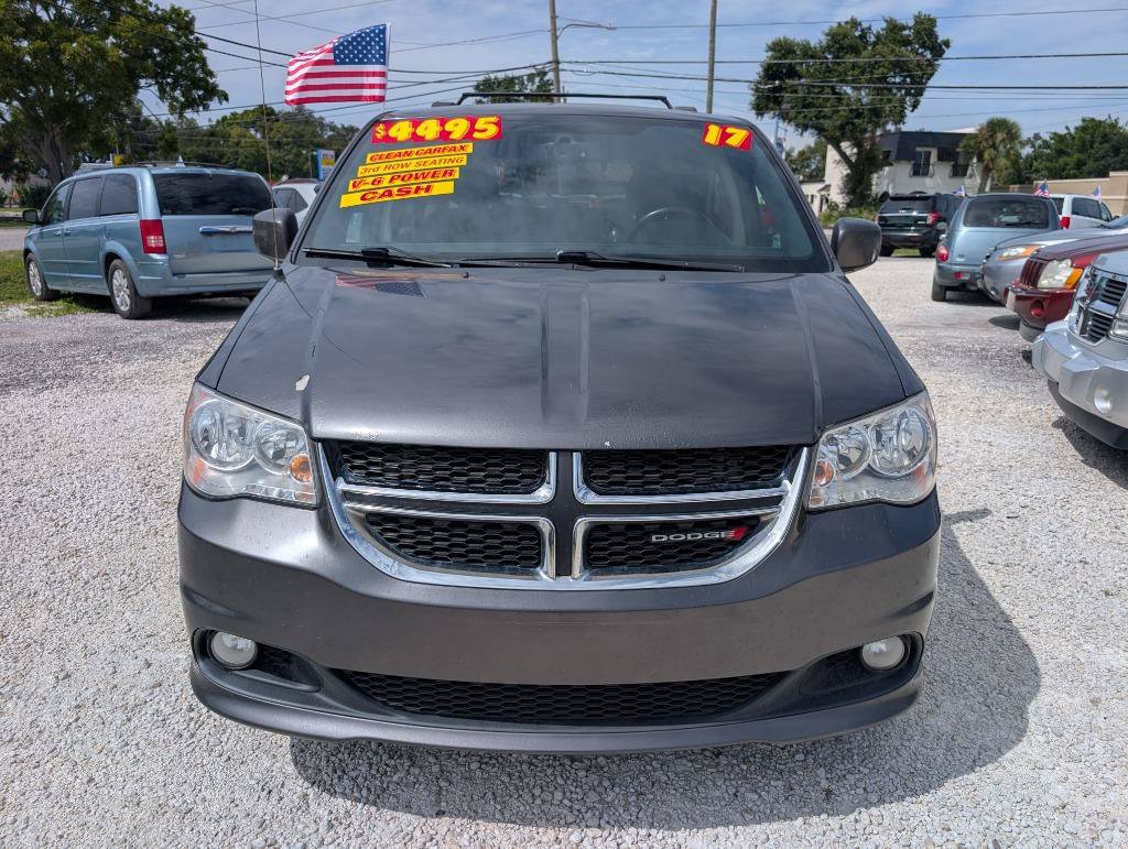 Used 2017 Dodge Grand Caravan SXT FWD image 2