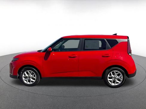 Used 2025 Kia Soul LX w/ LX Technology Package FWD image 7