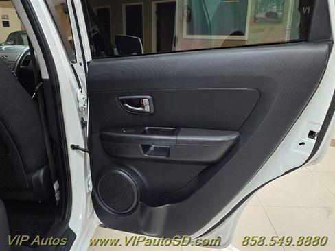 Used 2010 Kia Soul + FWD image 15