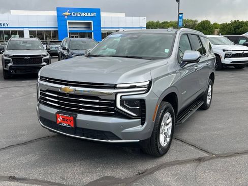 Used 2025 Chevrolet Tahoe LT AWD/4WD image 4