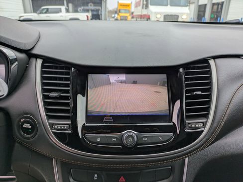 Used 2022 Chevrolet Trax LT w/ Sport Edition image 17