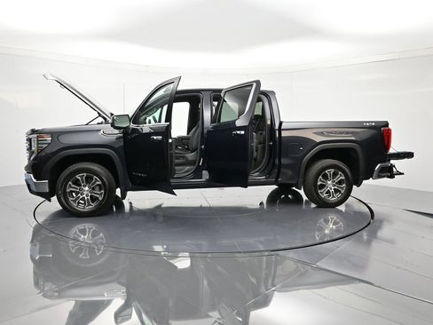 Certified 2025 GMC Sierra 1500 SLT image 47