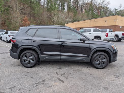 Used 2025 Volkswagen Taos S w/ Taos MDO Package image 10