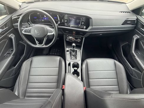 Used 2024 Volkswagen Jetta SE FWD image 12