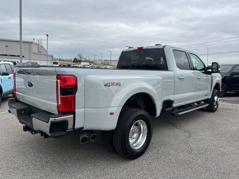 Used 2025 Ford F350 Lariat image 5