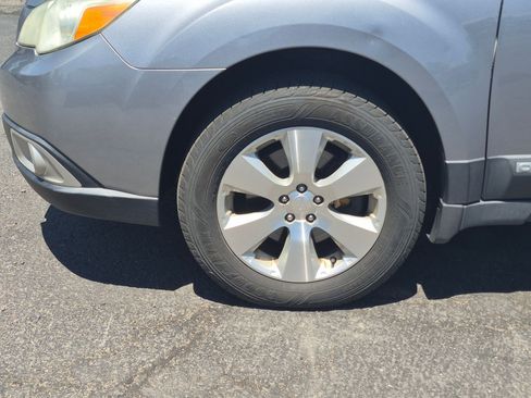 Used 2011 Subaru Outback 3.6R Limited w/ PWR Moonroof Pkg AWD/4WD image 13