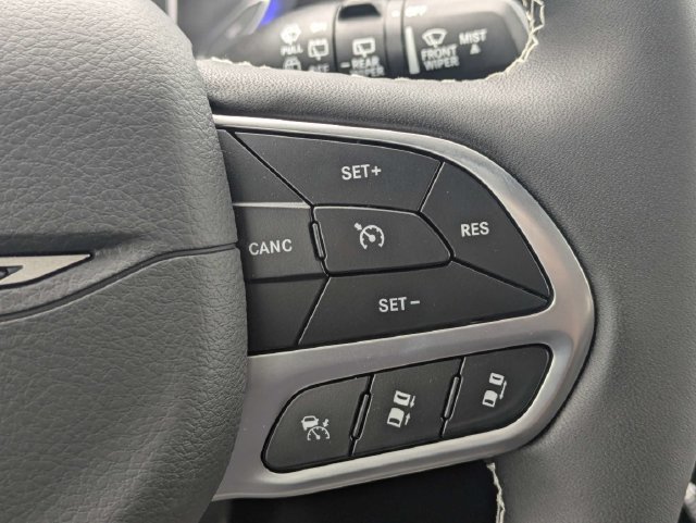 New 2027 Chrysler Pacifica Select FWD image 26