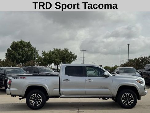Used 2023 Toyota Tacoma TRD Sport AWD/4WD image 3