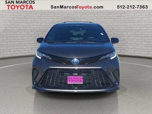 Certified 2025 Toyota Sienna XSE image 2