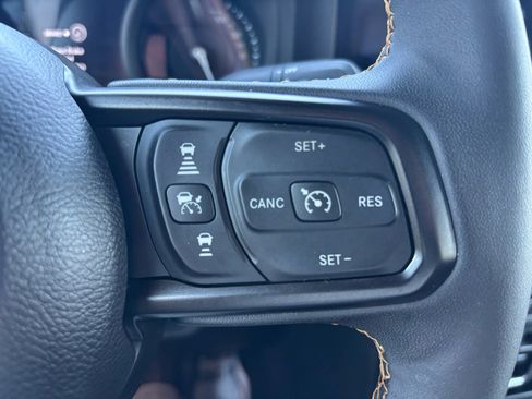 Used 2024 Jeep Wrangler Unlimited image 18